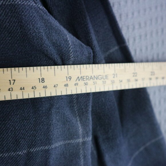 Levi's Checkered Flannel Shirt - Picture 7 of 8